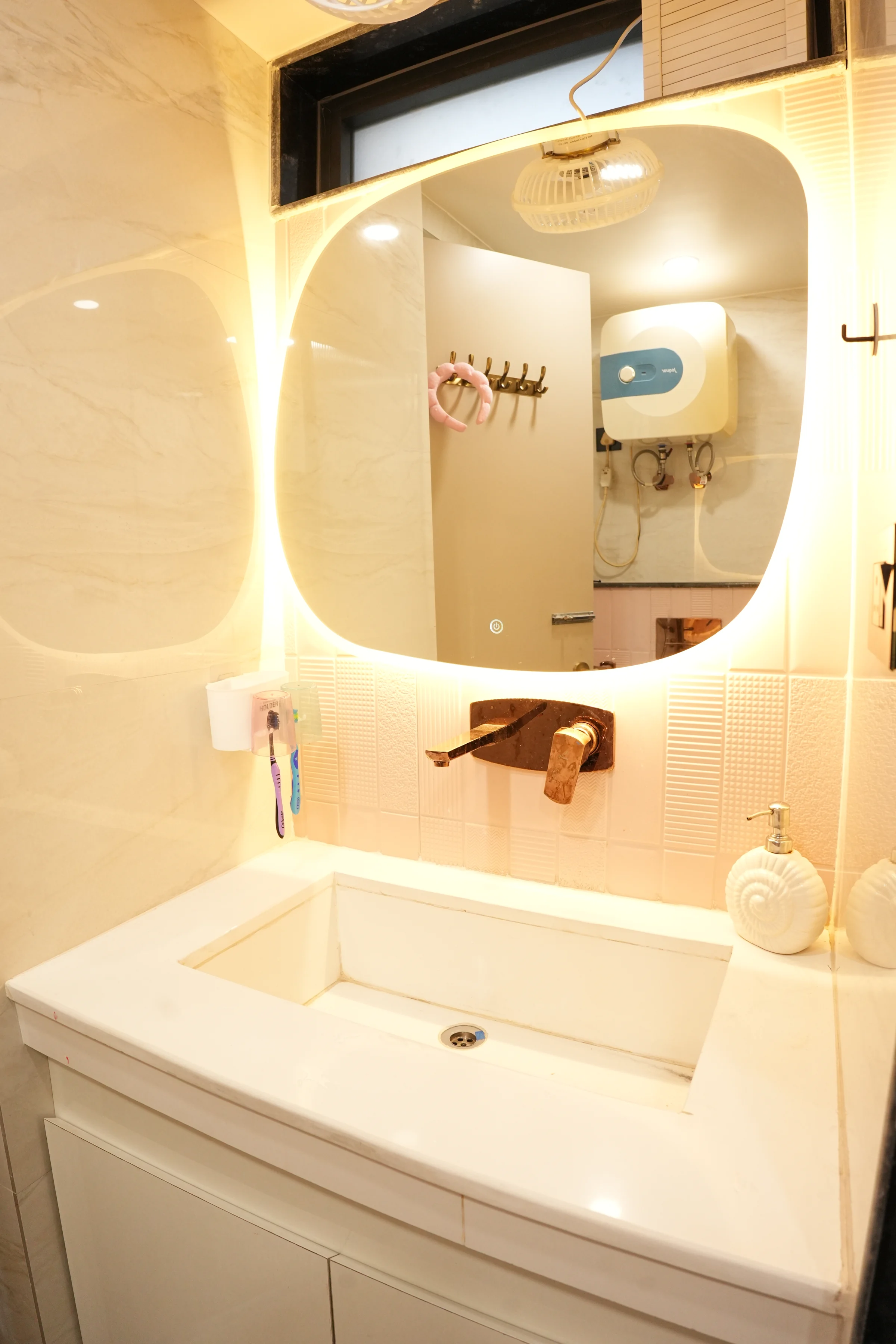 Gupta Residence | Kallol Apartments, IP Extension, Delhi